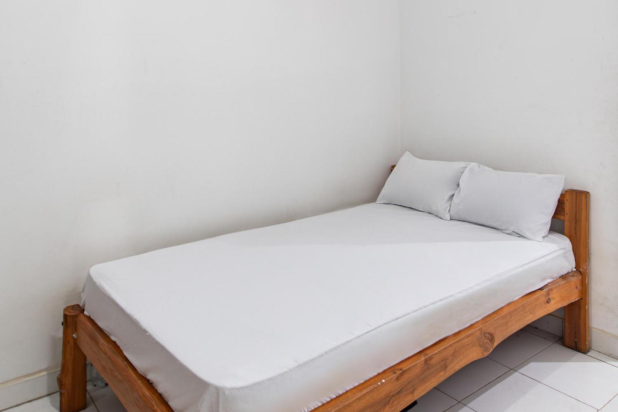 Oyo Life 93504 Kost Krisna Ξενοδοχείο Temukus Εξωτερικό φωτογραφία