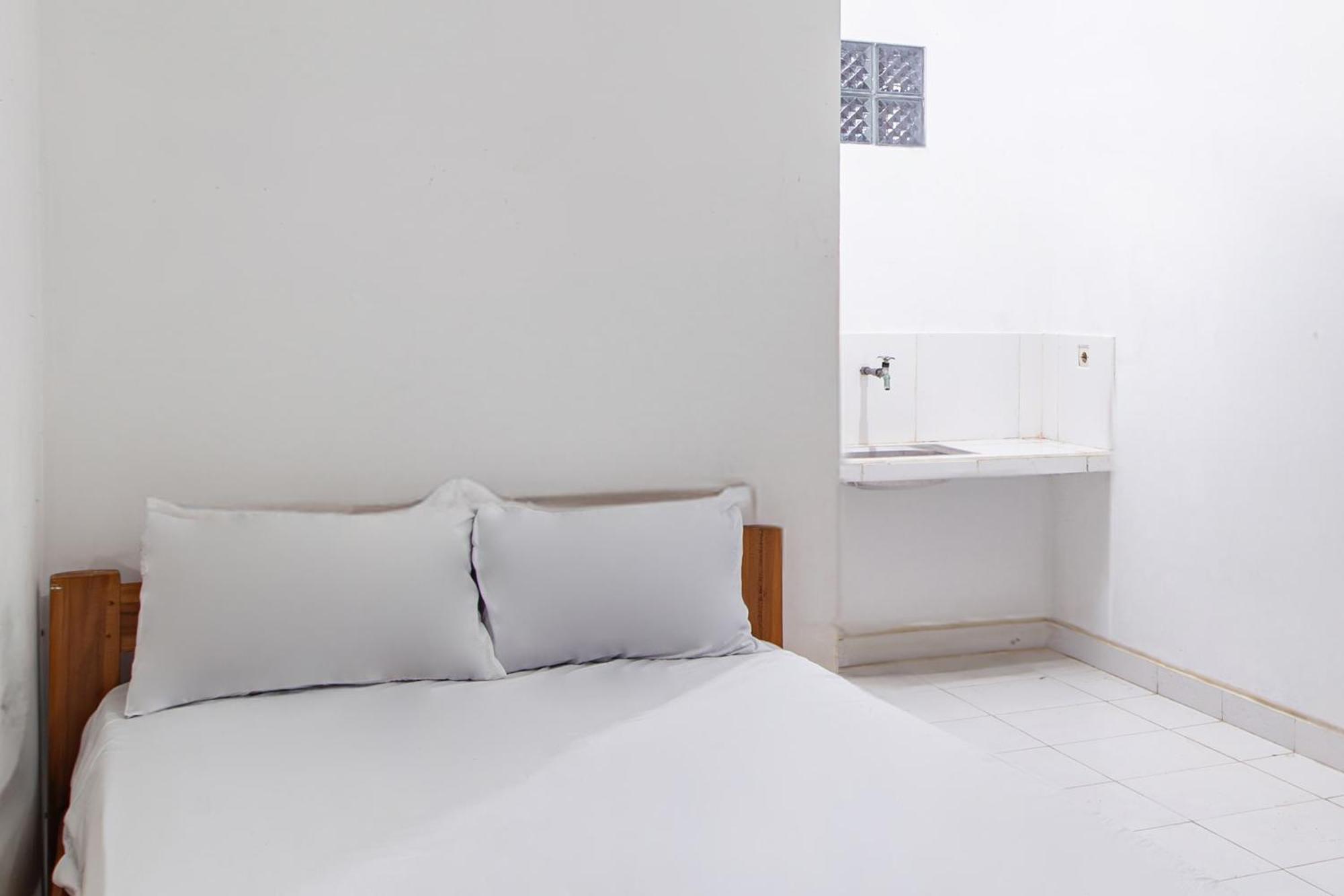 Oyo Life 93504 Kost Krisna Ξενοδοχείο Temukus Εξωτερικό φωτογραφία